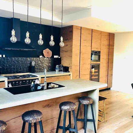 Renovated Super Modern Family House Holiday home *